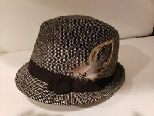 FOREVER 21 FEDORA Mens Womens Unisex Hat Black w feathers One Size