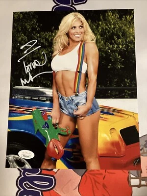 Foto firmada por Torrie Wilson Diva Salón de la Fama de la WWE 8x10 con certificado de autenticidad JSA. “SEXY” Foto 1 de 3