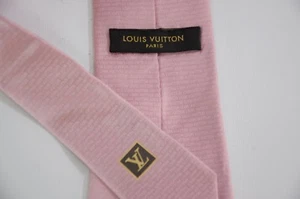 Gorgeous Classic Louis Vuitton Monogram Logo Solid Shadow Pink Silk Tie Italy - Picture 1 of 7
