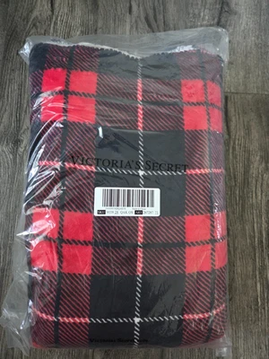 NOVO Cobertor de Lã Aconchegante Sherpa de Pelúcia Victoria's Secret Xadrez Vermelho 50" X 60" - Imagem 1 de 4