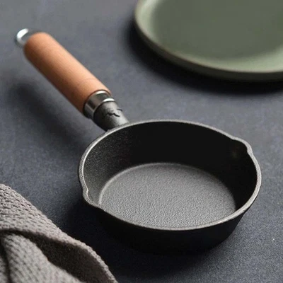 Compact Cast Iron Frying Pan for Barbecuing and Delicious Breakfast Creations - Image 1 of 4