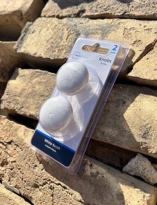 2-Pack MAINSTAYS Ceramic Cabinet Knobs Round White Finish • Hardware Included - Image 1 of 4