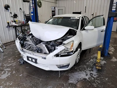 Used Turn Signal / Parking Light Assembly fits: 2015 Nissan Altima Park Lamp-Tur - Image 1 of 4