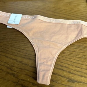 Tanga esencial de algodón para mujer Calvin Klein (X-LARGE) QD3748-830 NUEVO CON ETIQUETAS - Imagen 1 de 5
