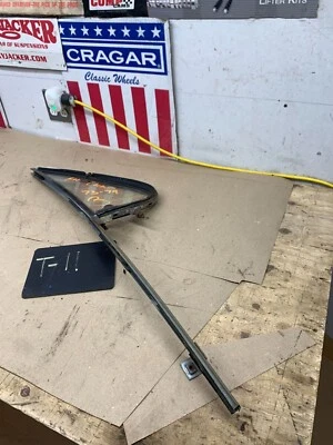 Camión Ford 1973 1979 F100 F150 F250 F350 ventana de ventilación del ala derecha 75 76 77 78 79 Foto 1 de 4