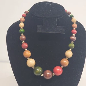 Multicolor Holz Perlen Halskette goldfarbene Akzente 16" Strang Federring Verschluss Vintage - Bild 1 von 8