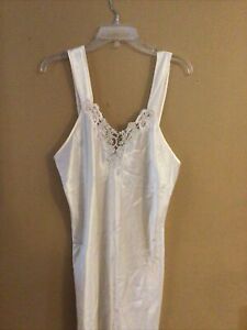 Vintage INNER MOST WOMAN Nightgown Bridal Pearl Sequin Size Large USA Ivory