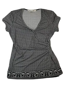 Max Studio Black and White Front Short Sleeve Blouse Interesting Pattern Size-S - Picture 1 of 5