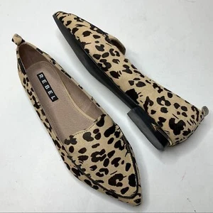 Rebel Wilson Emma leopard leather Flats loafers WOmens size 8.5 WW - Picture 1 of 11