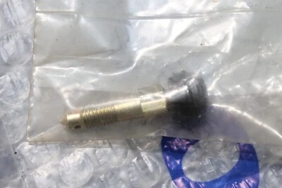 (Uno) ¡NUEVO! Tornillo purga de freno vintage OEM Volvo serie 240 686234 Foto 1 de 4