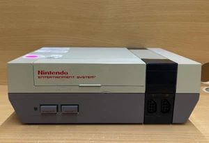 Nintendo NES Console (PARTS/REPAIR) - Picture 1 of 9