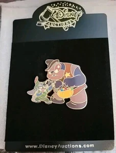 DISNEY Stitch Pin Jumbaa Robin Hood & Sheriff DA Pin ON CARD LE  - Picture 1 of 3