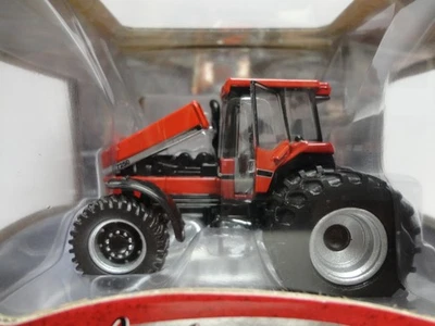 Ertl CASE IH Magnum 7250 Tractor RED Authentics #7 1:64 scale - Image 1 of 4