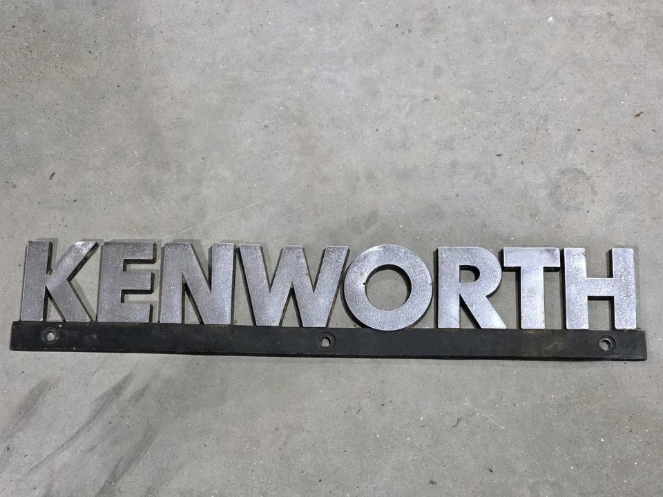 Kenworth K281-1348 14" Hood Emblem Name Plate Logo - Image 1 of 2