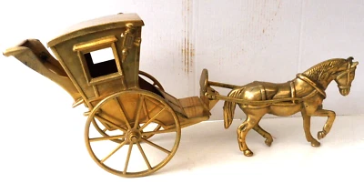 CALECHE AVEC LE CHEVAL EN LAITON BRONZE 59 cm x 15 cm - 4,580 KG - Photo 1/4