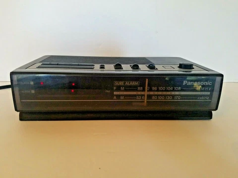 Vintage Panasonic Dual Alarm Clock Radio Model RC 6082 Cover