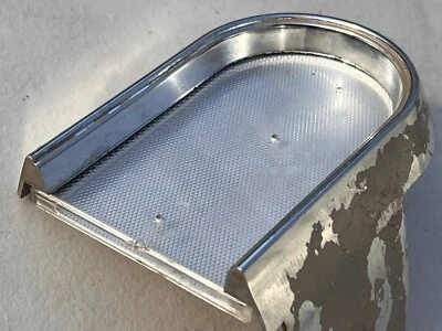 Chrysler 300 Windsor New Yorker 1698317 1957 tablero cenicero puerta radio bisel Foto 1 de 4