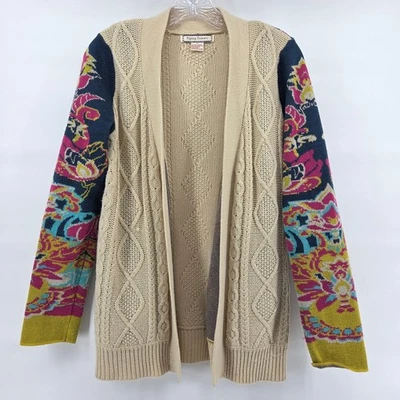 Cardigã suéter Flying Tomato bege médio boho malha de cabo manga floral feminino - Imagem 1 de 4