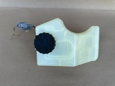 2001-2010 Lexus GS430 GS300 SC430 Brake Fluid Reservoir Tank - Image 1 of 4