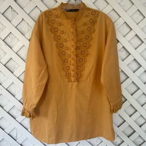 ZARA Kleid Tunika Rüschen Stickerei Ösen Leinenmischung Langarm XL gelb - Bild 1 von 10