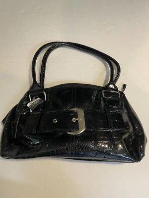 Cartera para mujer nueva con etiquetas imitación cuero negra pequeña Rue 21 Foto 1 de 4