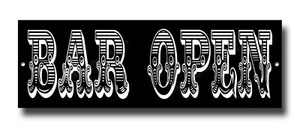 BAR INSEGNA METALLO APERTA 12" x 4" HOME bar SIGN.MAN CAVE bar FIRMA.BIANCO E NERO - Foto 1 di 1