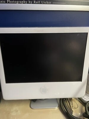 Apple iMac 20” Desktop - Image 1 of 3