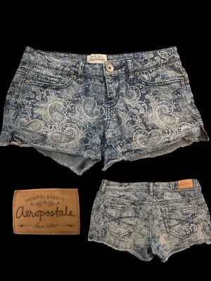 Shorts jeans AEROPOSTALE estampa paisley lavagem média cintura baixa júnior’s 0 - Imagem 1 de 4