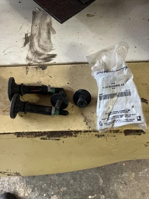 Pin de bloqueo Ford 1L5Z-99286B26-AA 2001-2004 1L5Z99286B26AA piezas extensor de cama Foto 1 de 4