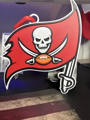 Collar colgante de gran tamaño Tampa Bay Buccaneers - Elige los colores de tu cadena  Foto 1 de 4