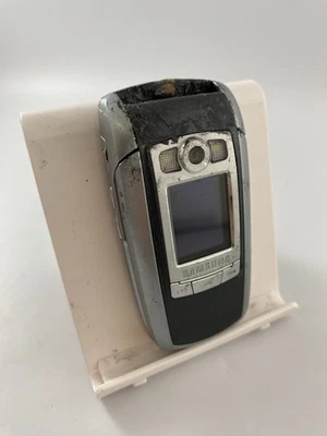 Samsung E720 Grey Virgin Media Network 90MB 1.9" Flip Mobile Phone Incomplete - Image 1 of 4