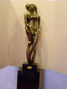 Murray J. Schlam  Bronze Sculpture Affection Lovers Kissing Couple 1979 - Picture 1 of 7