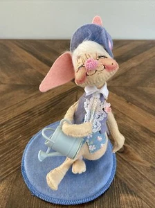 Muñeca Annalee Mobilitee 7” Conejito de Primavera de Pascua con regadera atuendo formal usada en excelente estado - Imagen 1 de 15