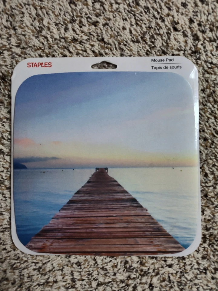 Alfombrilla de ratón para computadora Staples 8,25"X8,25" nueva Foto 1 de 1