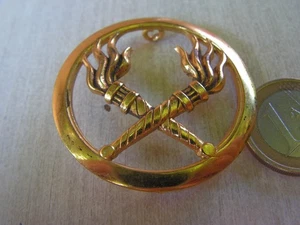 insigne de beret SERVICE DES ESSENCES L BICHET (ref300 - Picture 1 of 2