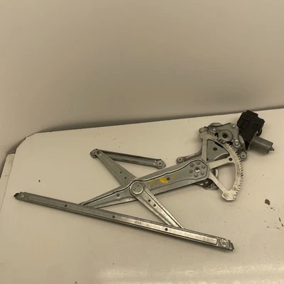 Lexus Is200t 2016-2017 puerta delantera izquierda motor ventana eléctrica y regulador Foto 1 de 4