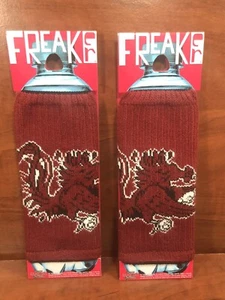 USC GAMECOCKS KOOZIE (confezione da 2) /Adatto a QUALSIASI bottiglia d'acqua -LAVABILE- ✨NUOVO✨Regali per fan - Foto 1 di 2