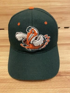 Miami Hurricanes NCAA Zephyr Baseball eng anliegende Mütze Maskottchen Größe 7 1/8 Kappe grün - Bild 1 von 6