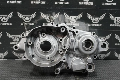 2006 HONDA 05-07 CR85R CR85RB OEM LEFT ENGINE MOTOR CRANKCASE CRANK CASES BLOCK - Image 1 of 4