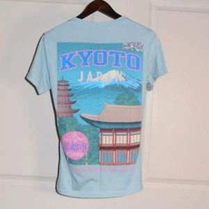 T-shirt grafica Kyoto Japan di Rgstr taglia small blu chiaro da viaggio - Foto 1 di 3