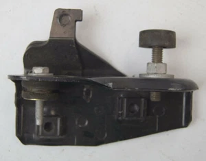 1997-2004 Chevy Corvette C5 Hood Bump Stop Bracket Left Used 10408730 10277927 - Bild 1 von 3