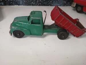 Vintage 1950's Hubley Kiddie Toy Green Red Dump Truck W/Lever 5.5” - Picture 1 of 9