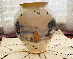 Retired Lenox Disney Classic Winnie the Pooh & Tigger Too The Honey Pot Vase