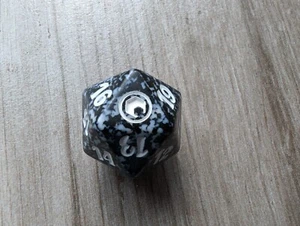 MTG Black Scars of Mirrodin Edition D20 Spindown Die 20 Sided Dice Life Counter - Bild 1 von 1