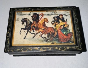 Vintage Russian Troika lacquer Small Wooden Trinket Box- Sled Riding - Antique - Picture 1 of 9