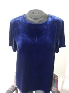 ST. JOHN Purple Velvet Short Sleeve Silk-Blend Top w/Peep Hole Back Ladies P/S - Picture 1 of 7