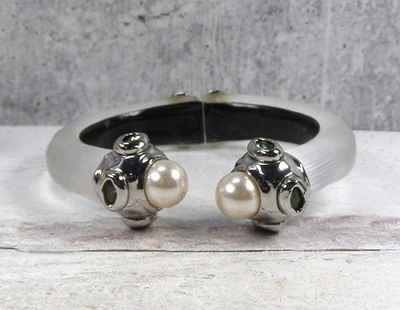 Brazalete Brazalete con Bisagras Alexis Bittar Lucite Brutalista Piedra Verde Imitación Perla Foto 1 de 4