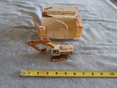 Ertl Mighty Movers Excavator 640 #1854 - Image 1 of 4