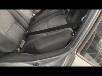 Used Rear Seat Belt Rear fits: 2005 Toyota Rav4 Rear Grade A - Изображение 1 из 4