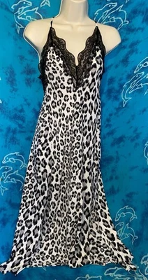 Sexy Vestido Largo Victoria’s Secret 2019 Gris Estampado Leopardo Negro Encaje Espalda Baja L Foto 1 de 4
